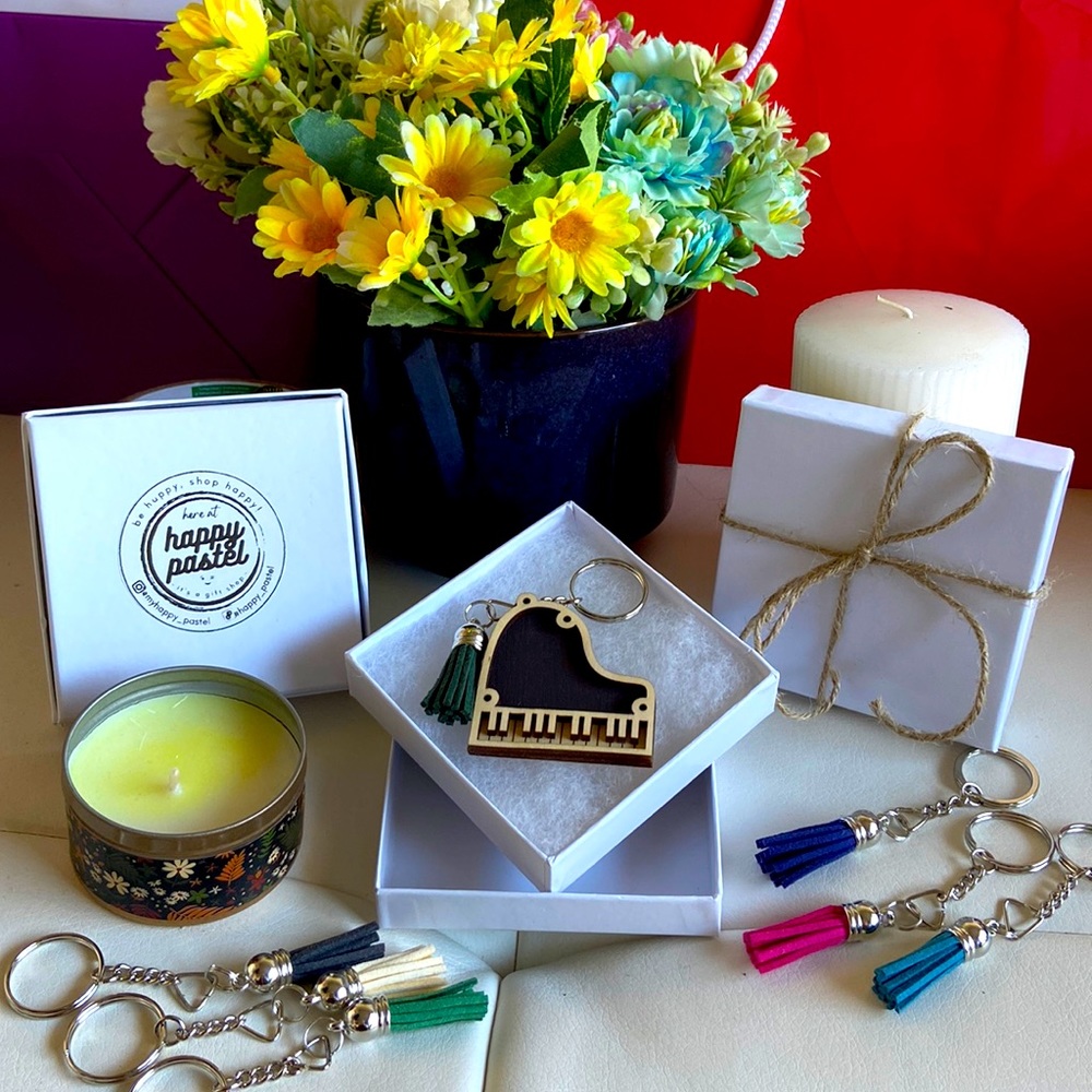 Personalized Wooden GRAND PIANO 3D Keychain with Tassel / Fridge Magnet